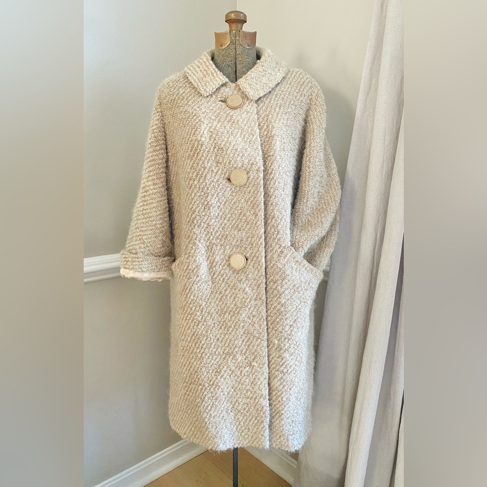 Ladies Vtg 50s-60s Bouclè Wool Coat Imported From France (Sz Lrg)